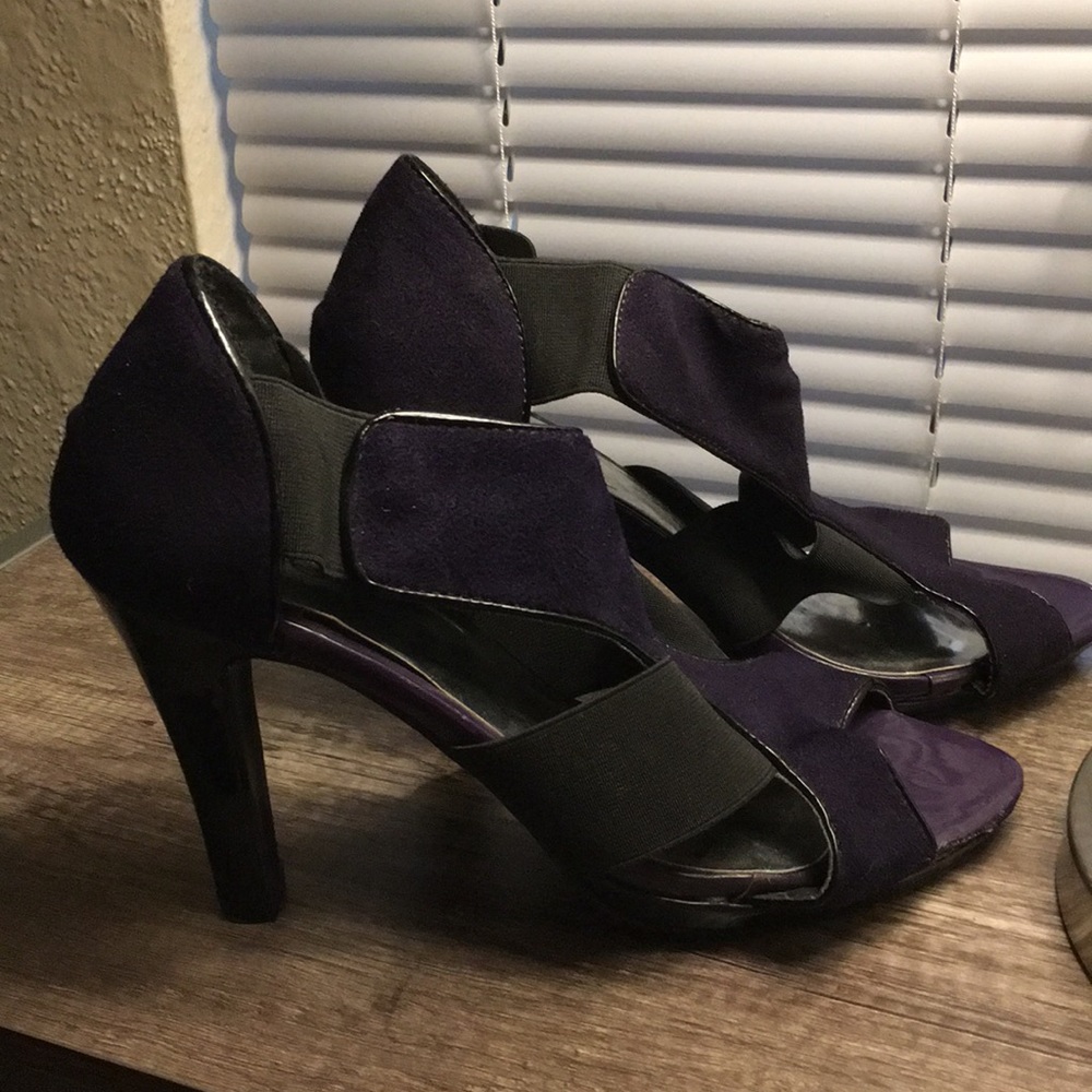 Worn once! Purple and black heels. Size 9W.